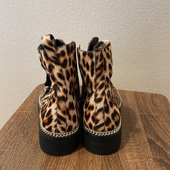 Gianni Bini Leopard Boots Size 10M - Picture 3 of 7